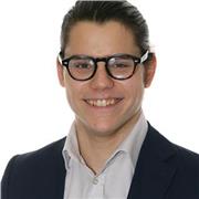 Laureato in giurisprudenza propone lezioni di diritto per medie e superiori.